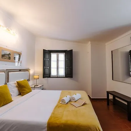 Casa António Moreira Óbidos