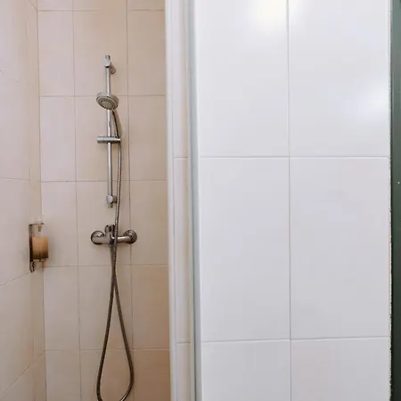 Casa Antonio Moreira *