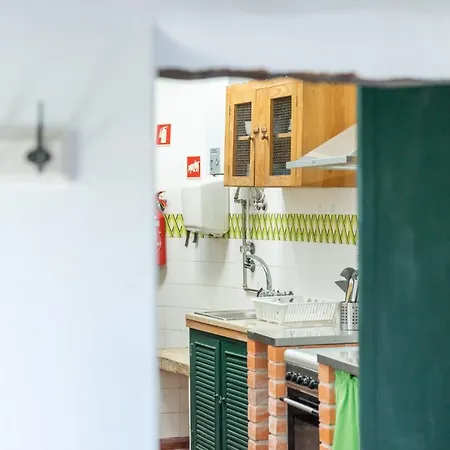 Casa Antonio Moreira *