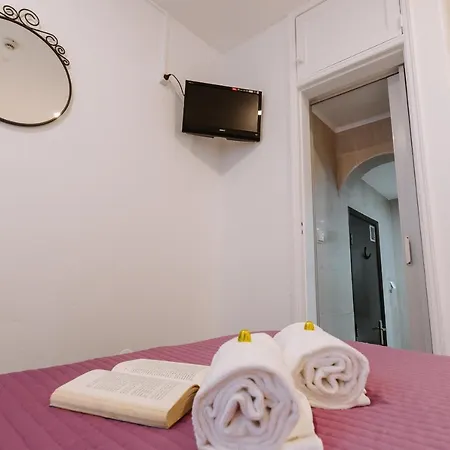 Casa Antonio Moreira *